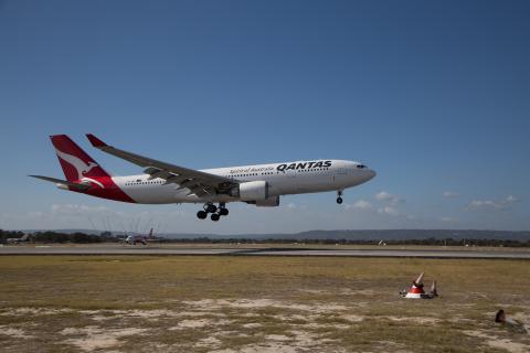 Qantas mulls carbon output of next fleet