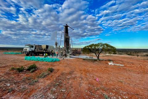 Barton narrows in on high-grade core at Tunkillia