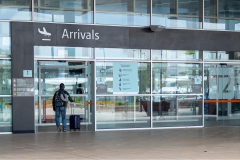 Border easing delayed amid Omicron fears