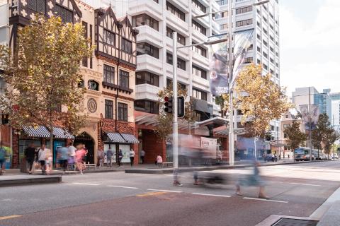 Confidence drops on rapid Omicron spread