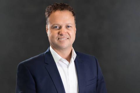 Veris soars on Telstra deal