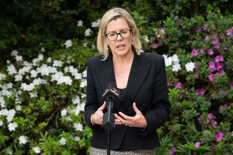 WA records 26 local cases, Mettam demands modelling