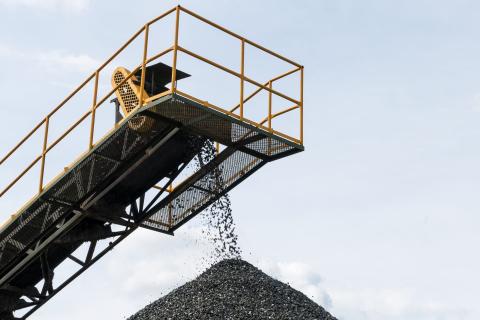 Prices surge amid outages, constraints: report