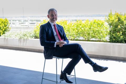 Investors bank on open borders