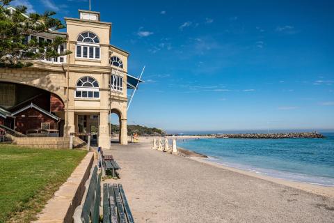 Cott cafe petition draws support