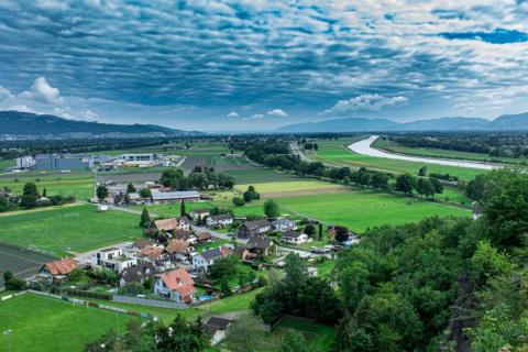 Perth lithium play draws major car manufacturer