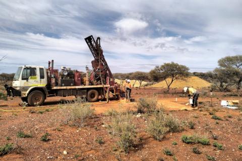 Si6 Metals rolls rig in for round two gold search