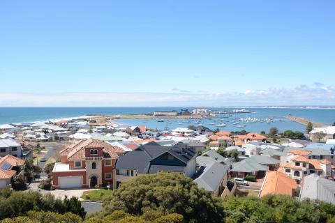 Regional house prices defy city trends