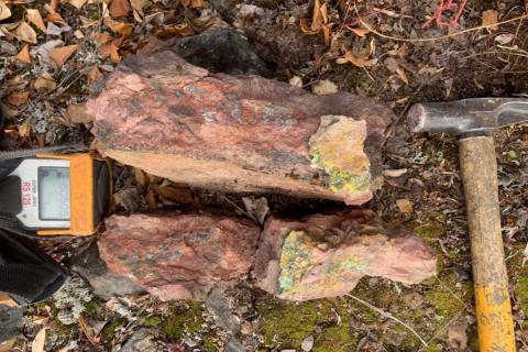 Rock chips boost scale of Valor uranium target