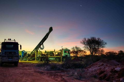 Bellevue Gold boss halves stake