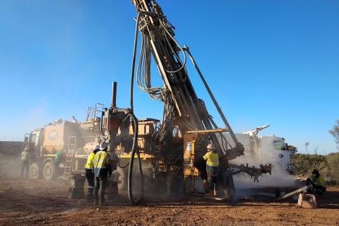 Venus unearths LCT pegmatites at Murchison lithium project