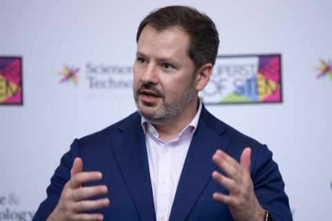 Industry minister not buying gas industry’s tax defence