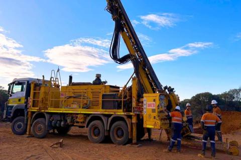 Everest aims to add copper to Revere gold project