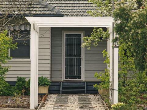 Rising costs push WA renters, mortgage holders to edge