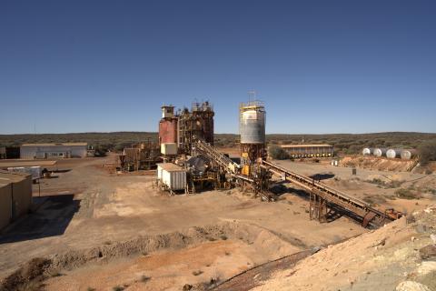 Aurumin clears decks to focus on Sandstone project