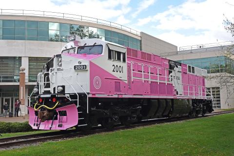 Roy Hill unveils battery-powered locomotives