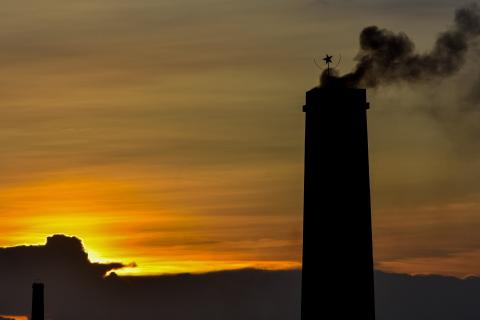 Biggest emitter AGL warns of delays to decarbonisation