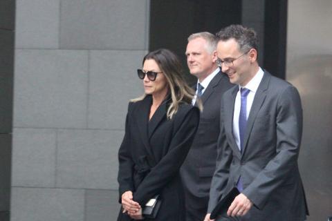 Royalties trial: More time for Rinehart children