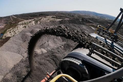 Cook to extend coal mine subsidy