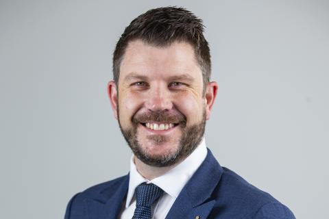 Moran declares for Curtin