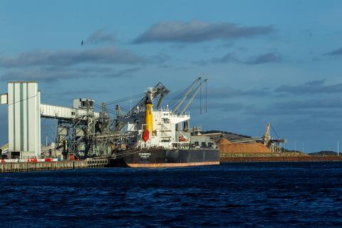 Farming family opens new WA grain export facility