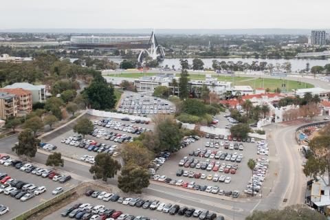 Zempilas lashes state govt on primary school move