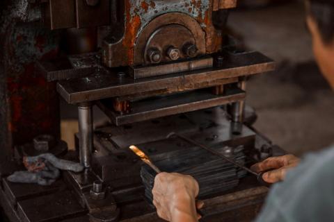 Company fined over staff’s face injuries