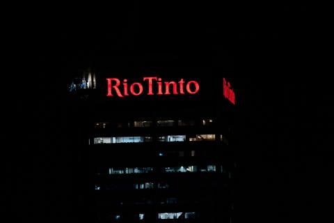 Galaxy explodes, moonshot miss, and a left turn