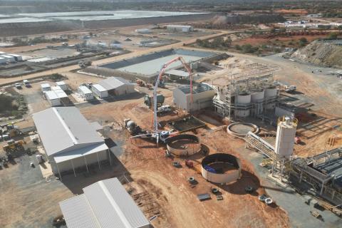 MEK_MEEKA_GOLD_MURCHISON_1440X960