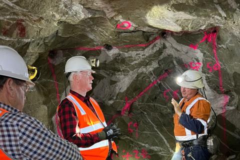 AGUIA_SANTA BARBARA)BULLSNBEARSWA