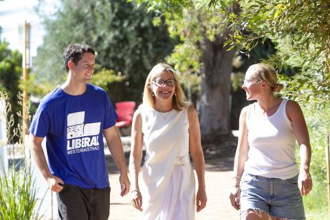 WA Liberal leader Libby Mettam arrives at Yuluma Primary School. Photo: Tom Zaunmayr.
