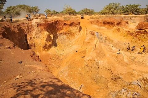 AURUM_BOUNDIALI_Au_BULLSNBEARSWA_1440X960 (1)