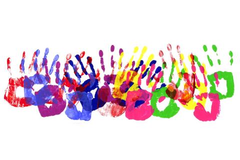 Many diverse hands make light work. Image: david_franklin