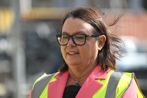 Australian Resource Minister Madeleine King visits CBH Metro Grain Centre in Forrestfield. (AAP Image/Lukas Coch)