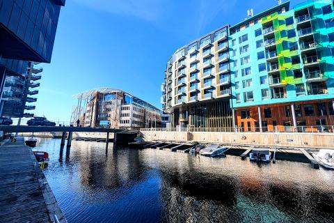 Oslo's harbour is full of colour and fun shape. Photo: Tom Zaunmayr.