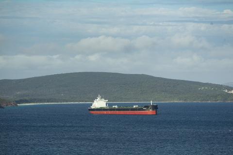 A bulk carrier sitting in Princess Royal Harbour, Albany. Photo: Tom Zaunmayr