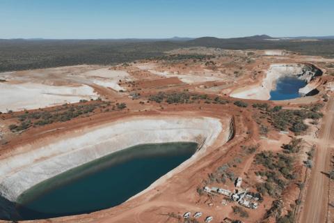 LATITUDE_PIASTRI_BULLSNBEARSWA