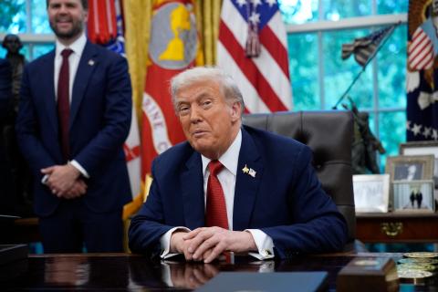 US President Donald Trump delivers remarks as he signs executive orders in the Oval Office of the White House in Washington, DC, USA, 25 September 2025. EPA/YURI GRIPAS