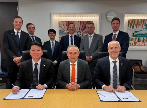James Rhee, WA Premier Roger Cook, and Thyssenkrupp's Wolfgang Schnittker.
