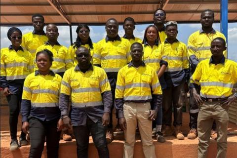 AURUM AUE BOUNDIALI Au BNBWA