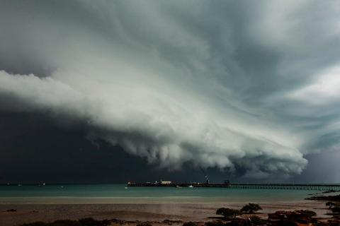 A storm front approaches Broome. Photo: Tom Zaunmayr.