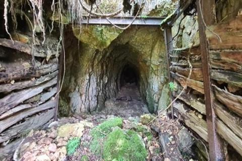 MIDDLE ISLAND_tsivokMineShaft_BNBWA