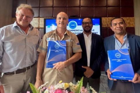 ESTRELLA_Robert Mencel chris Daws_BNBWA