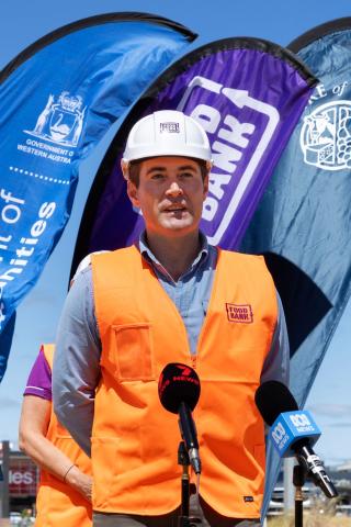 CEO of Mindaroo Foundation John Hartman