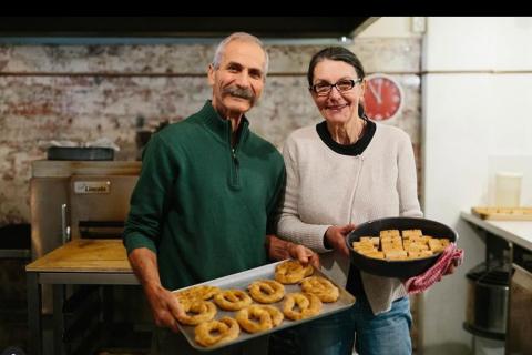Fanouris and Vaista Pakioufakis operate Tom the Greek food truck.