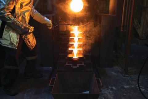 Gold pour