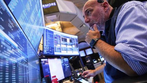 S&P 500, Nasdaq near record highs, eyes on rate cuts