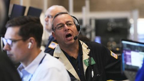 S&P 500, Nasdaq recover losses, markets bet on rate cut