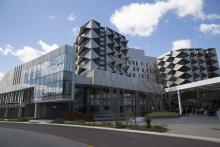 Six contracts for new hospital