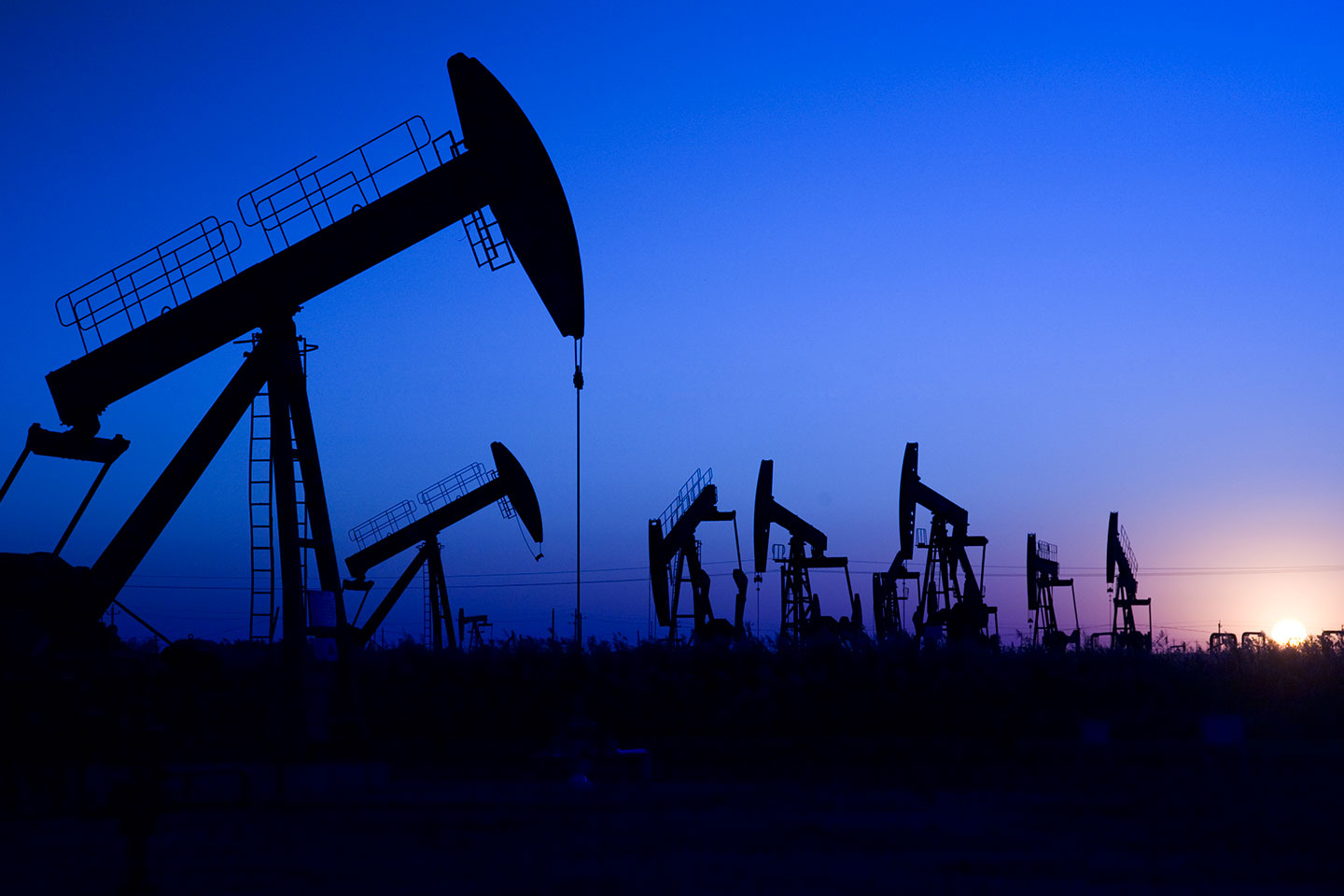 Oil mixed as $USUS gains, OPEC meet looms